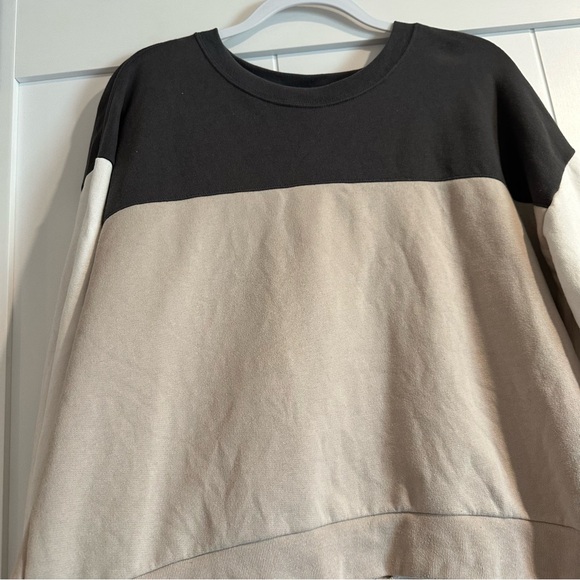 Abercrombie & Fitch Cropped Sweatshirt - Picture 4 of 4